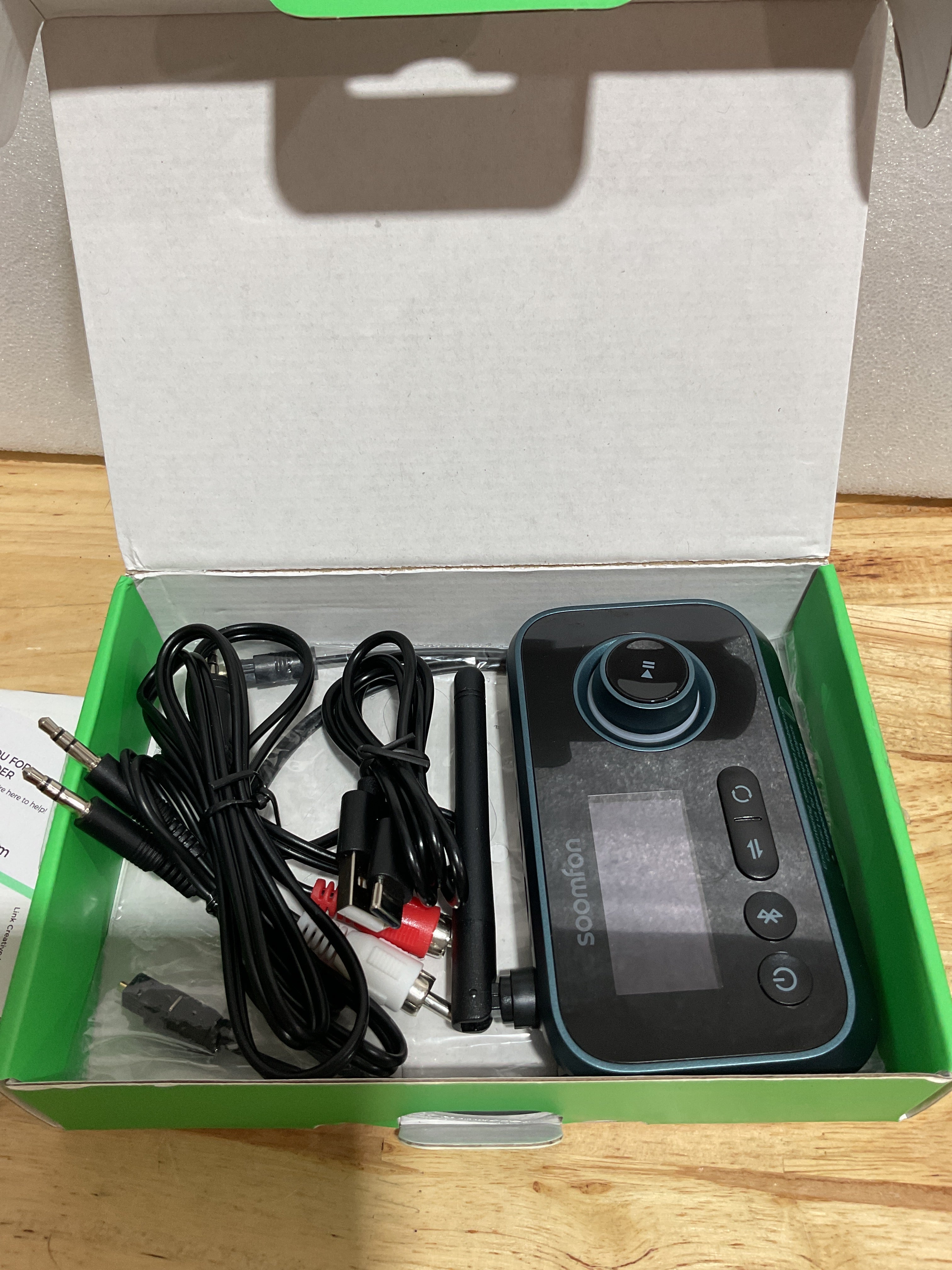 Transmisor Receptor Bluetooth 5.0 3 en 1 SOOMFON para TV – Conecta 2 Audífonos con Pantalla LCD, Óptico, AUX y RCA