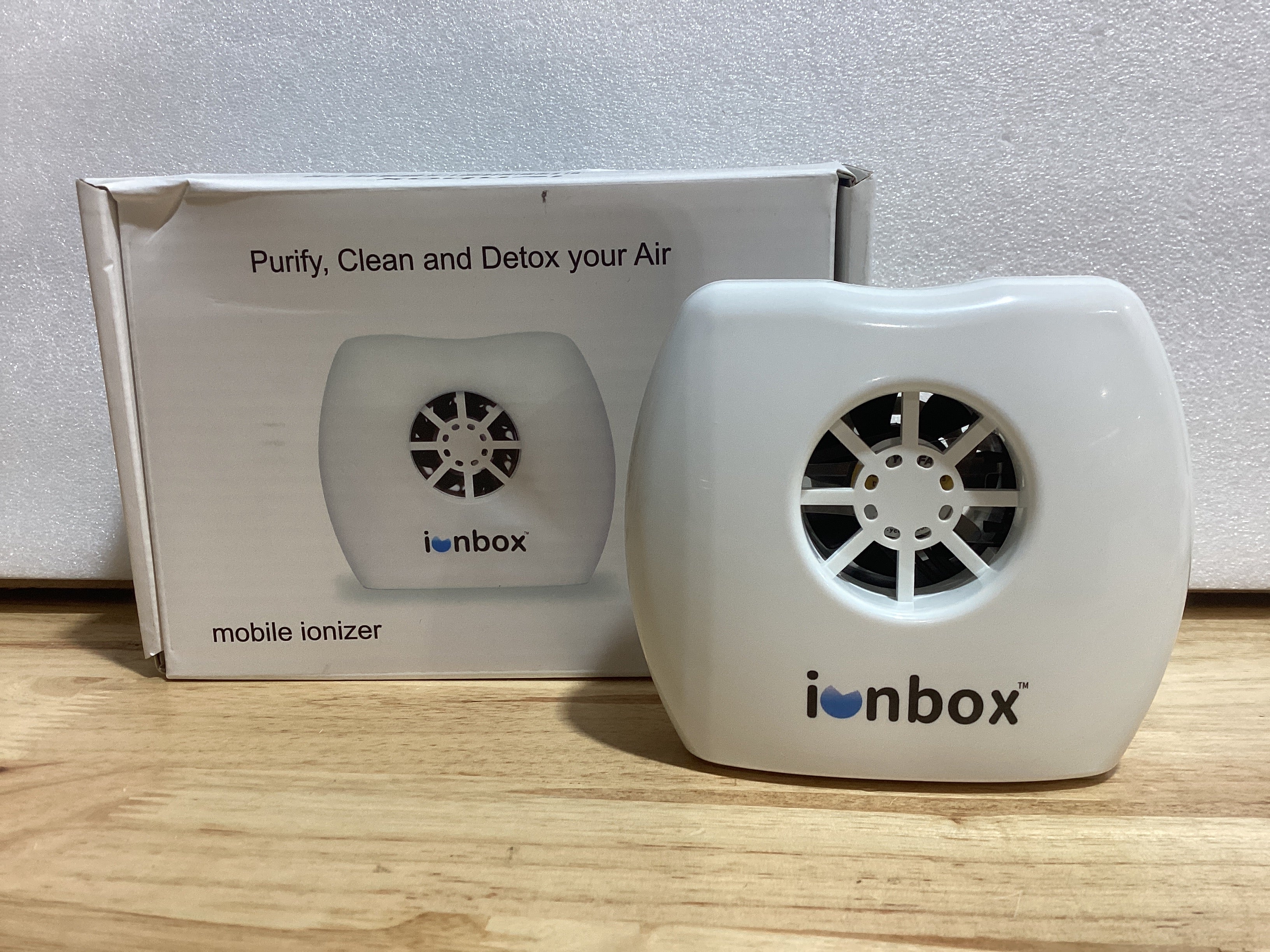 Ionizador de Aire Portátil IonPacific ionbox – Generador de Iones Negativos de Alta Potencia | Elimina Olores, Humo y Polvo