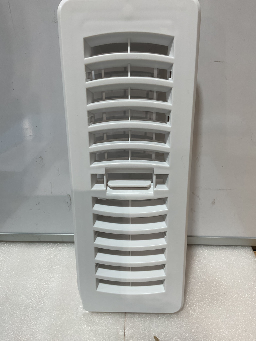 Rejilla de Ventilación Decorativa para Piso 3" x 10" – Plástico Blanco con Palanca Ajustable