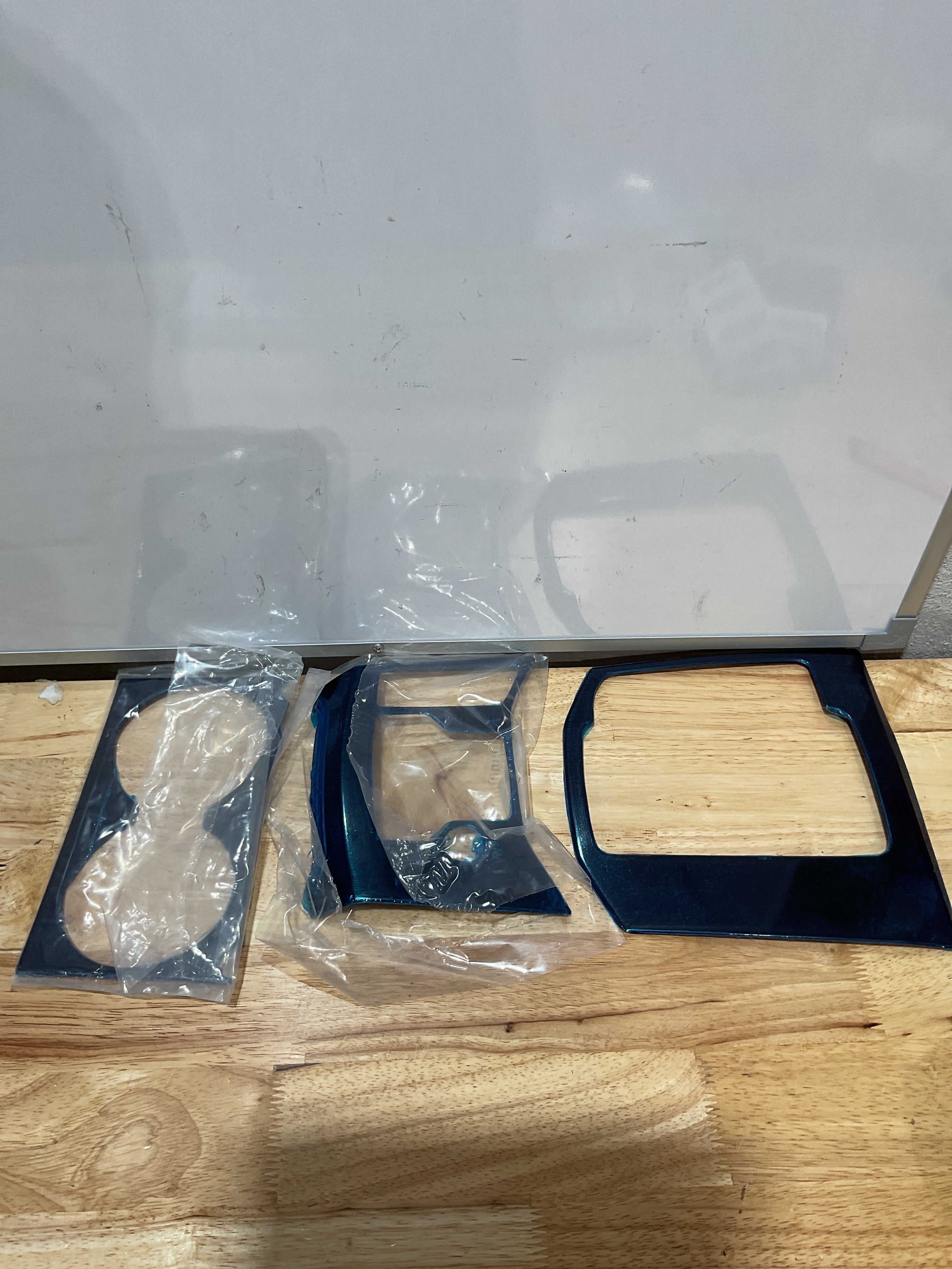 Cover Panel Consola Central Mazda CX-5 2017-2025 — Acabado Negro Acero Inoxidable | AOKIO