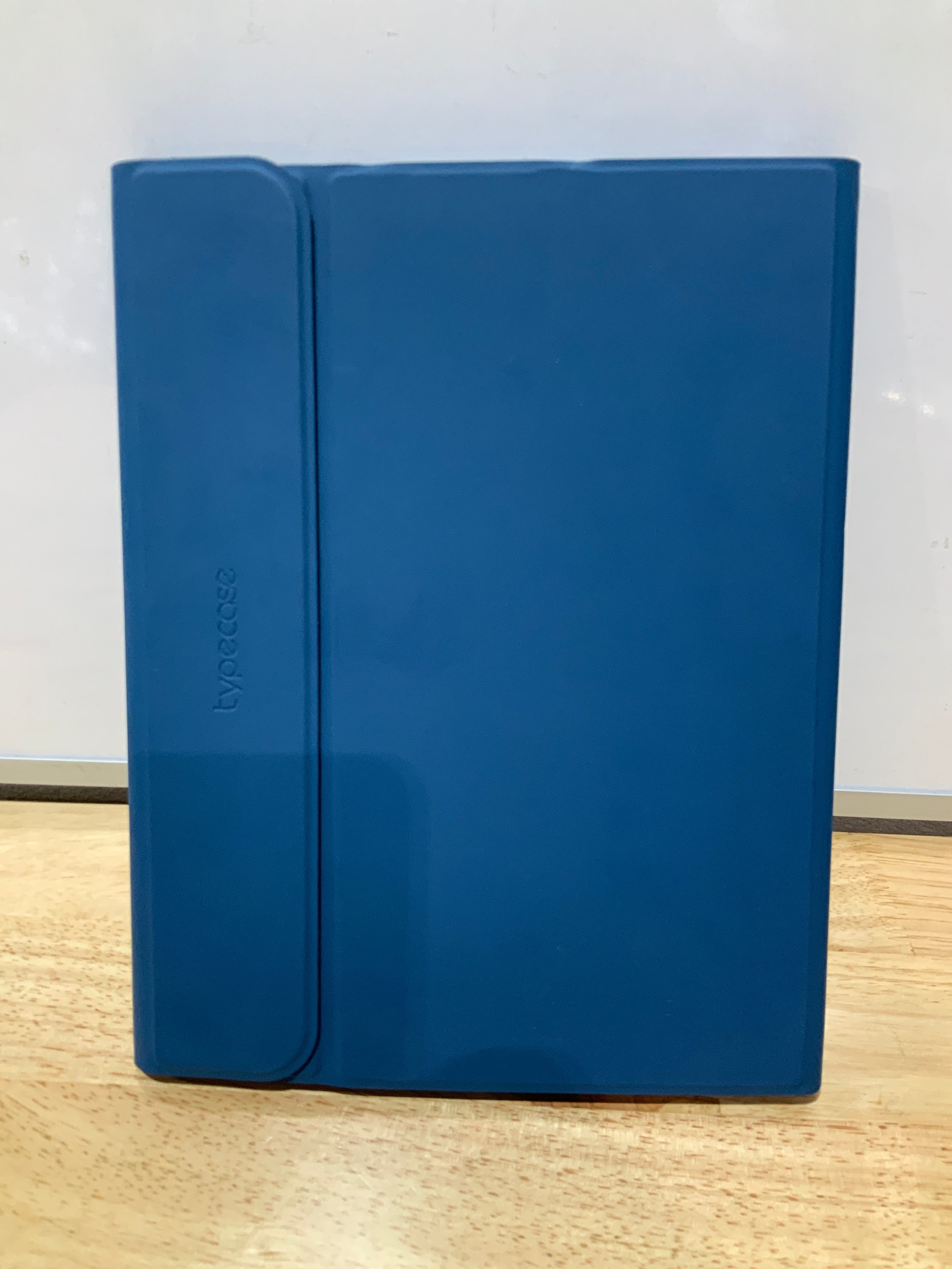 typecase Folio iPad 11th/10th Gen Keyboard Case (11" A16 2025 & 10.9" 2022) – Magnetic Wireless Detachable Keyboard, 7-Color Backlight, Thin & Light, Pencil Holder – Marine Blue