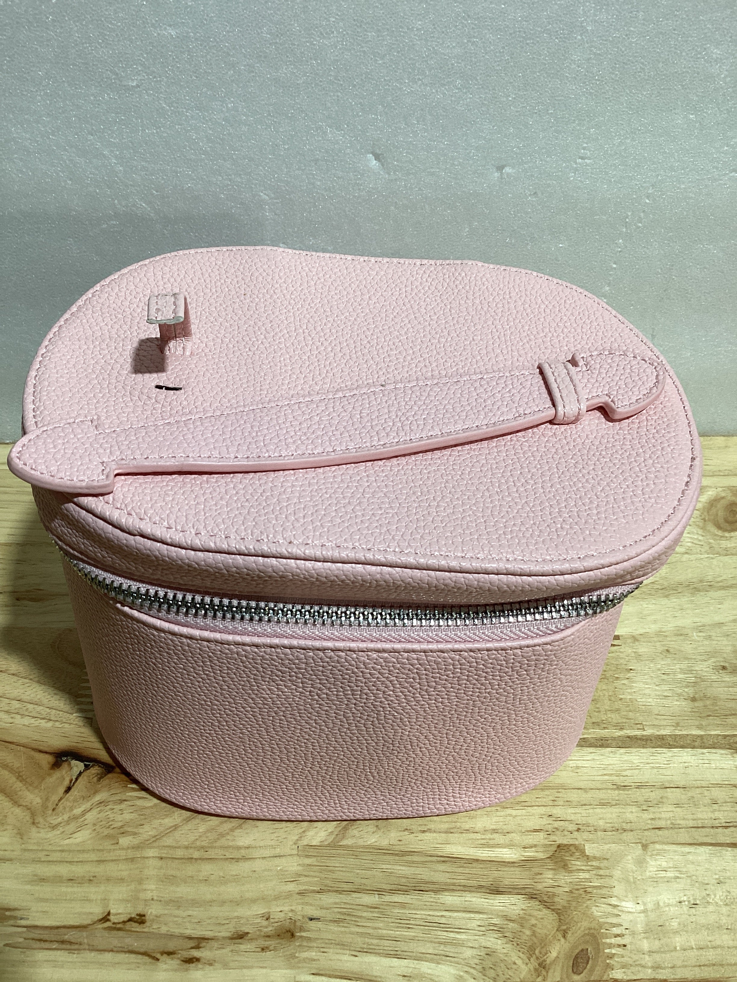 ⚠️ NOTA: DEFECTO EN LA AGARRADERA, NO AFECTA SU FUNCIONAMIENTO – Bolsa de Maquillaje y Neceser de Viaje Portátil con Compartimentos Desmontables – Organizador Cosmético Estilo Rosa Cute