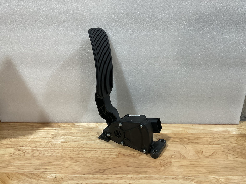 Sensor de Pedal Acelerador Standard Motor Products APS118 – Repuesto Automotriz de Calidad OEM