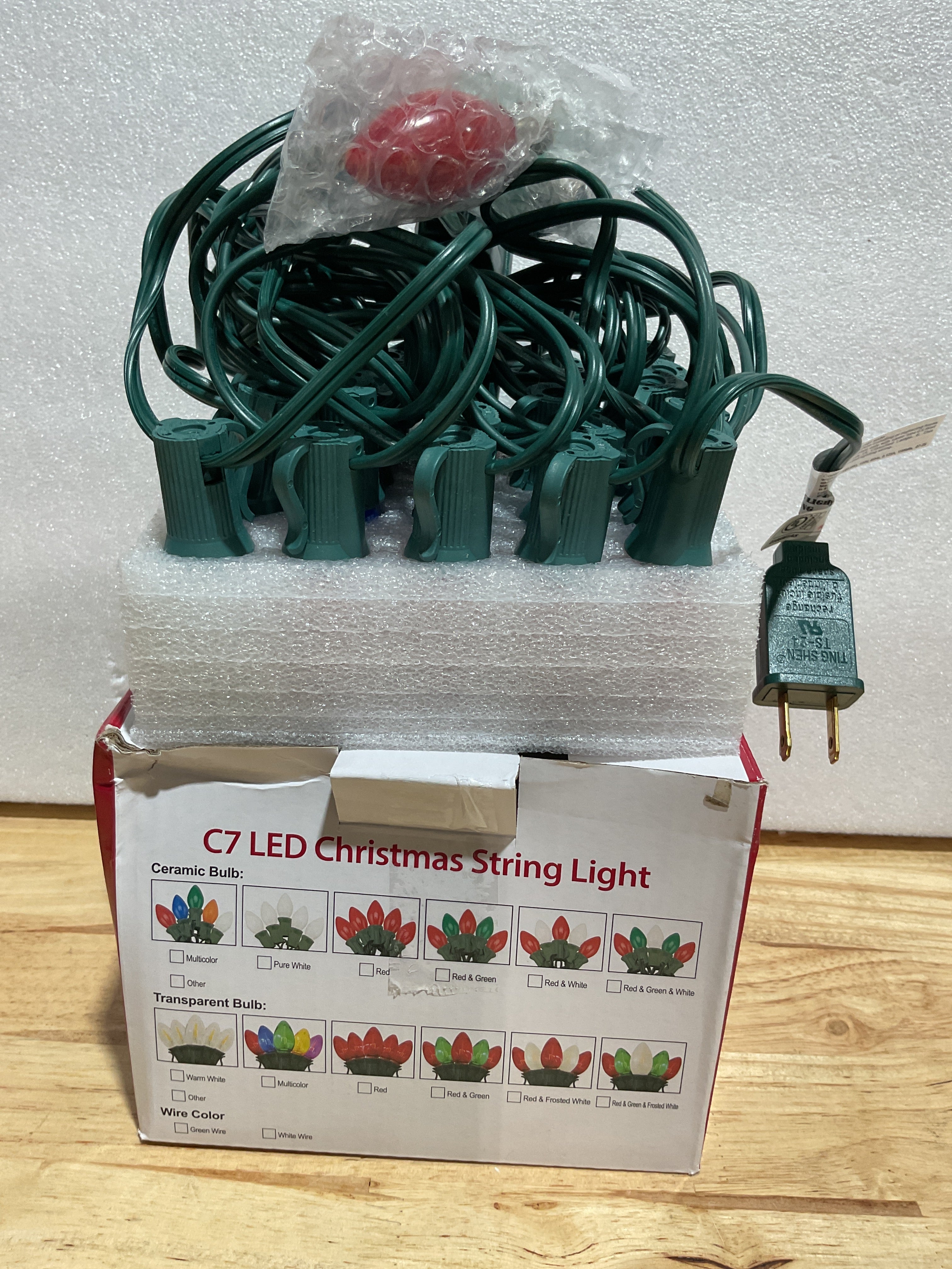 Luces LED C7 Navidad 25Ft Multicolor | 25+2 Focos Irrompibles para Árbol y Exterior