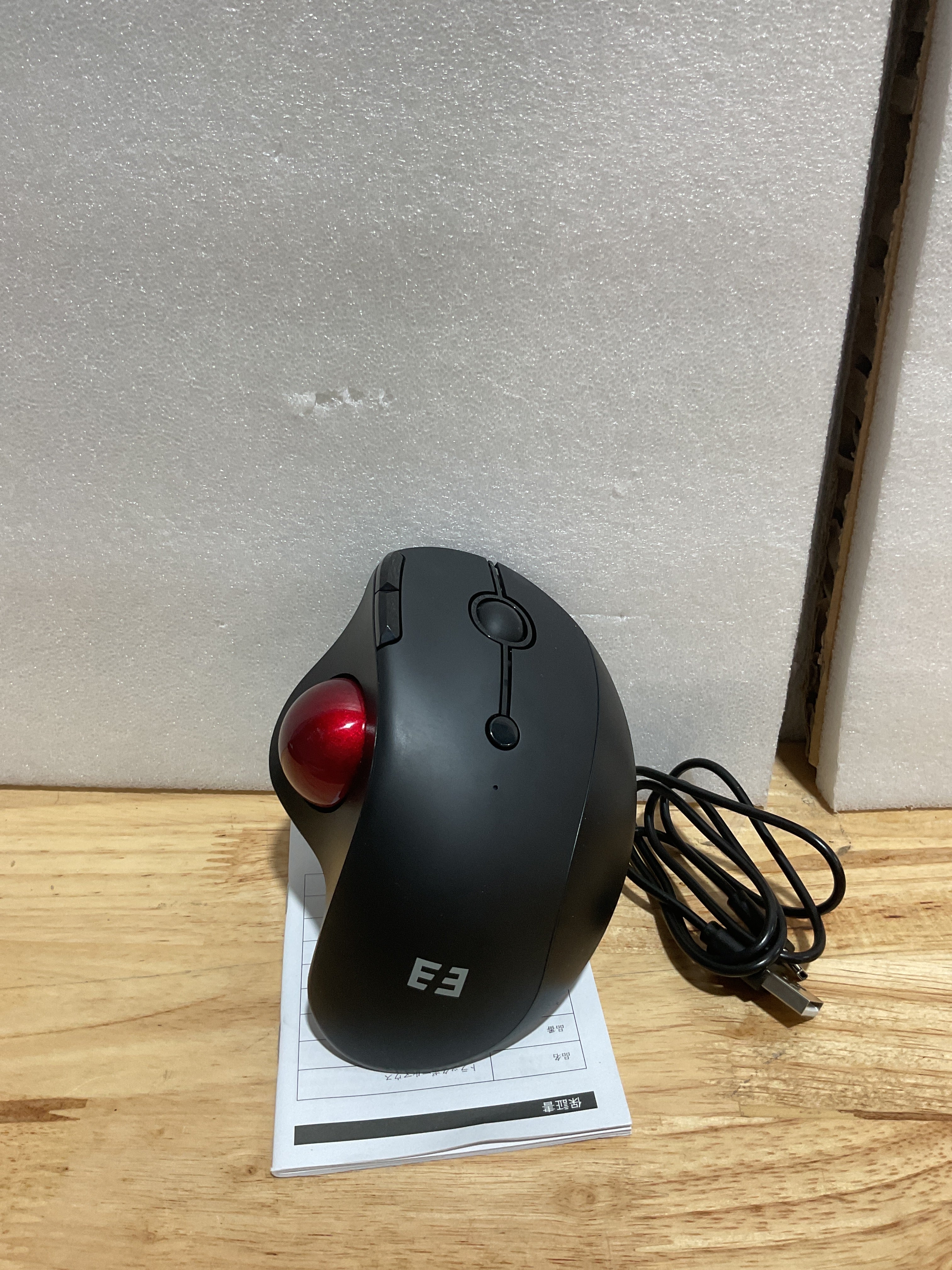Mouse Trackball Inalámbrico Ergónomico seenda – Bluetooth Recargable, 3 Dispositivos, Control por Pulgar para Mac, Android y Windows (Negro/Rojo)