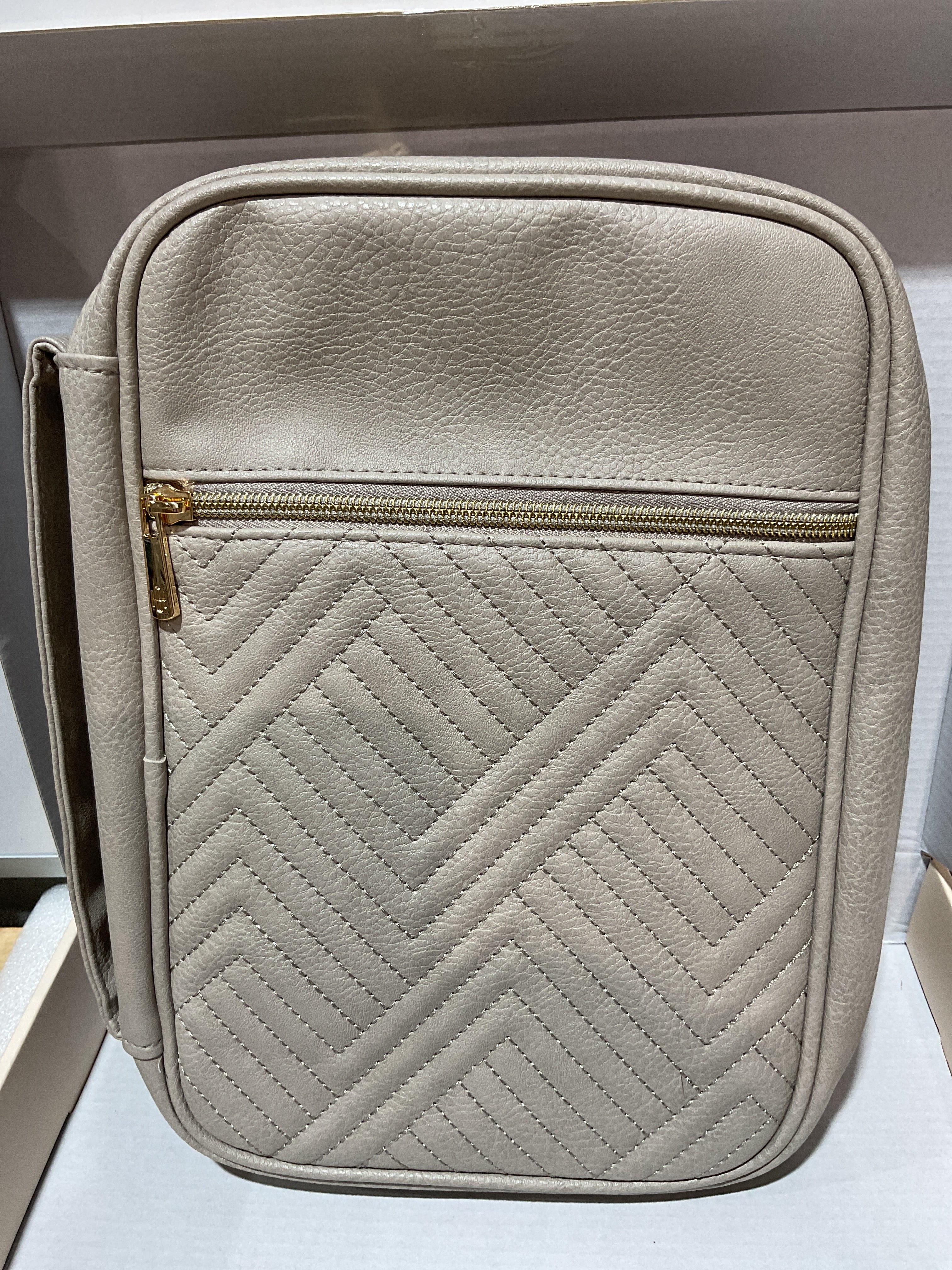 Funda para Biblia BellaHold de Cuero Vegano Acolchado | Estuche Organizador con Asa para Mujer