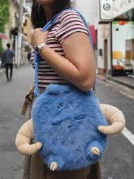 Bolso de peluche con diseño de conejito de piernas largas