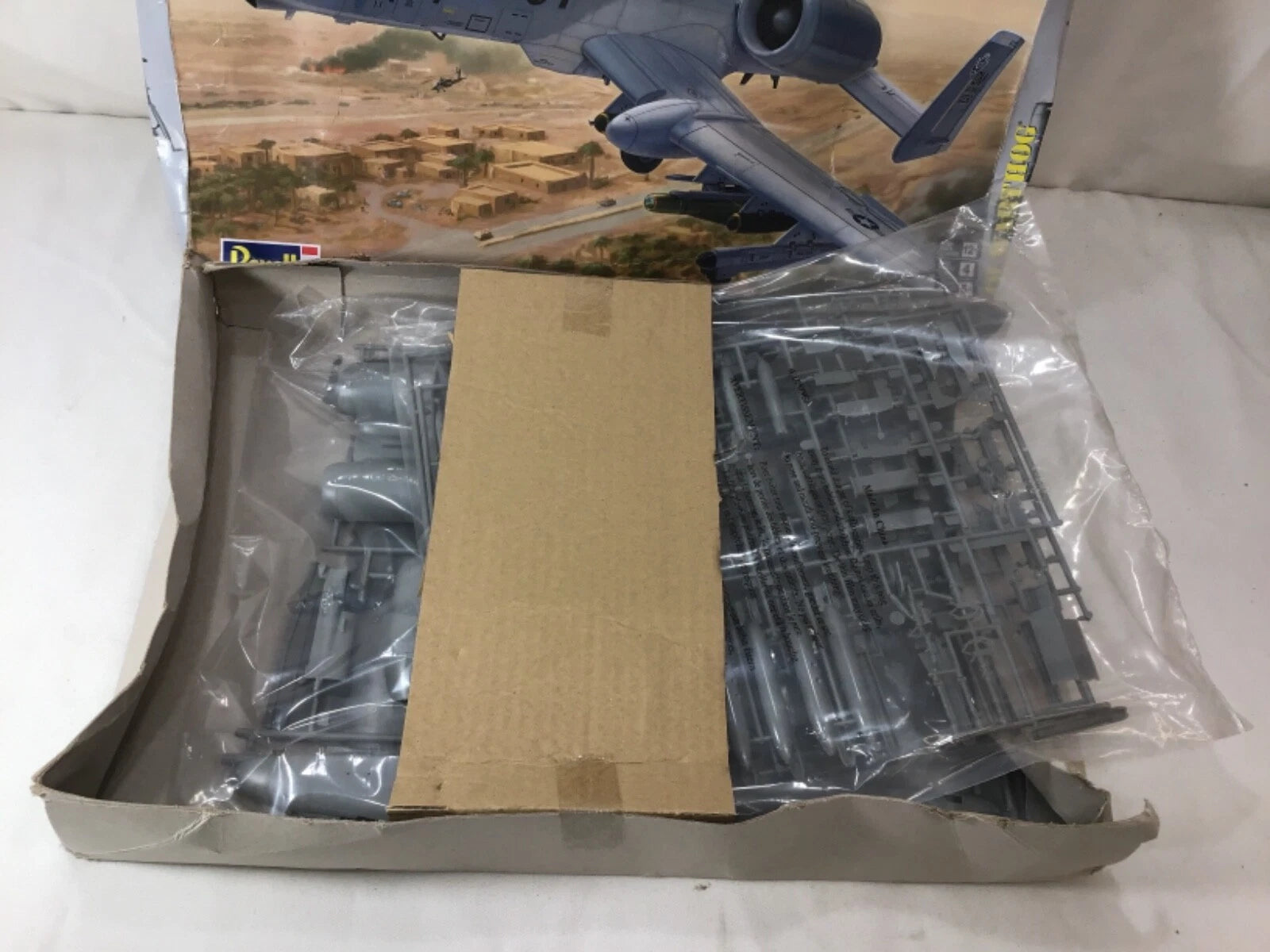 NUEVO Kit Modelo Avión Warthog Revell 2017 Fuerza Aérea de los Estados Unidos A10 Escala 1:48