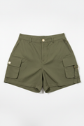 Short cargo verde oliva flat lay