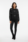 Sudadera lazos con modelo